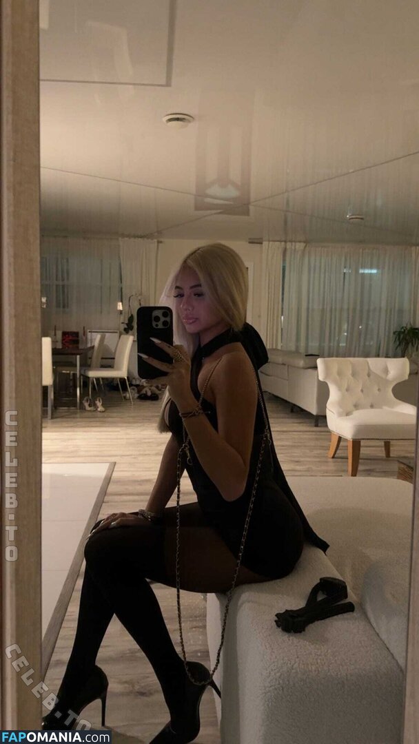 https: / russianrina / russianrinaa / russianrinaaa Nude OnlyFans  Leaked Photo #1