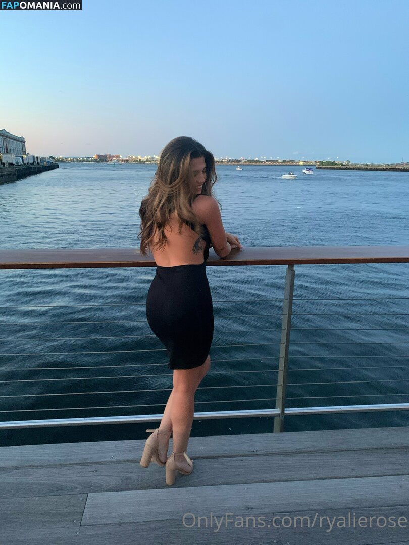ryalierose / rylierose_xo Nude OnlyFans  Leaked Photo #85