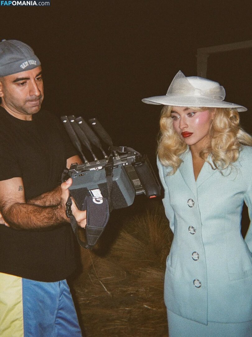 Sabrina Carpenter / https: / sabrinacarpenter Nude OnlyFans  Leaked Photo #2437