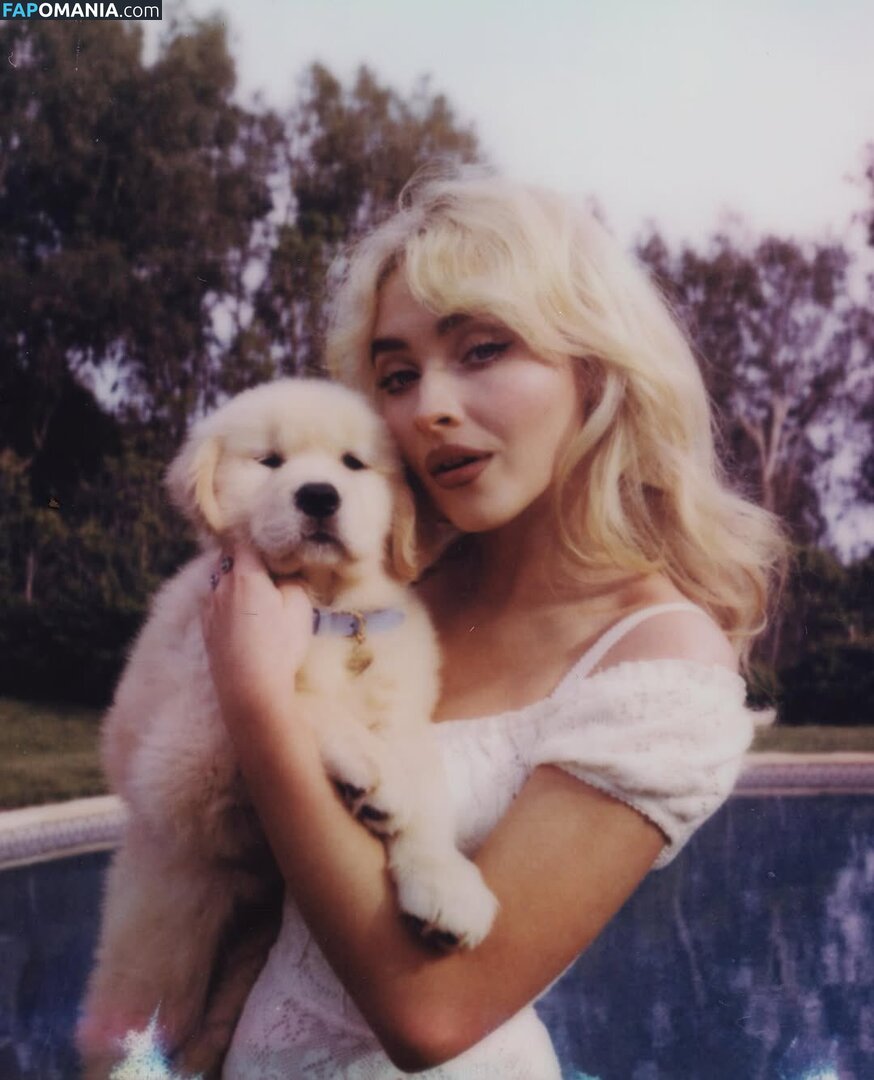 Sabrina Carpenter / https: / sabrinacarpenter Nude OnlyFans  Leaked Photo #2505