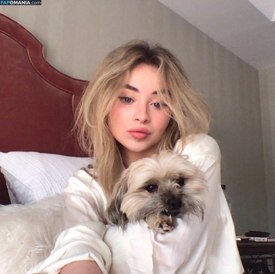 Sabrina Carpenter / https: / sabrinacarpenter Nude OnlyFans  Leaked Photo #2512