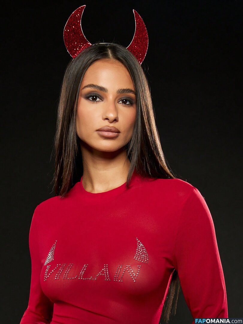 Sabrina Khouiel  / Sabrina Khouiel / Sabrinak______ / sabrinak______ Nude OnlyFans  Leaked Photo #8