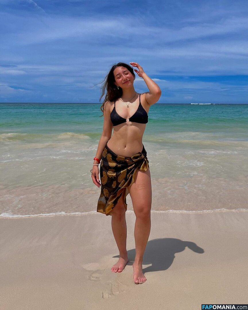 Sabrina Pezeshkian / sabababaroo / sabadabadoodle Nude OnlyFans  Leaked Photo #8
