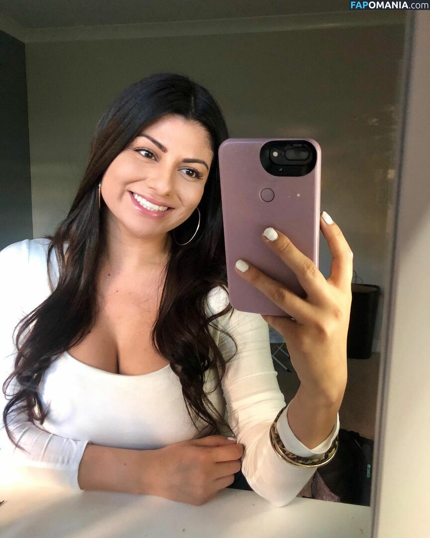 Sabrina / Sabrina_wet / dontripchocolatechip / sabrinacarpenter / sabrinainthecity / suhbeaner_ / upnextwithsabrina Nude OnlyFans  Leaked Photo #15