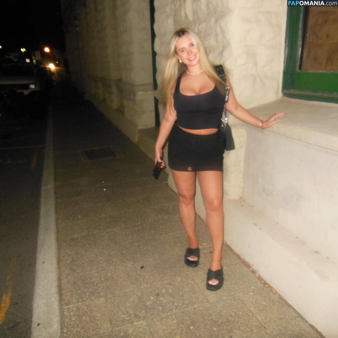 Sacha Ross / sachaross / sasharosexxx Nude OnlyFans  Leaked Photo #1