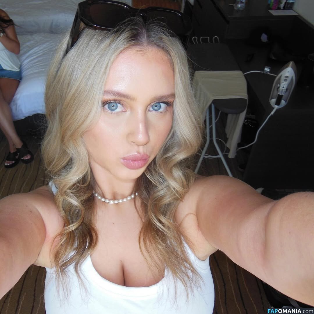 Sacha Ross / sachaross / sasharosexxx Nude OnlyFans  Leaked Photo #3