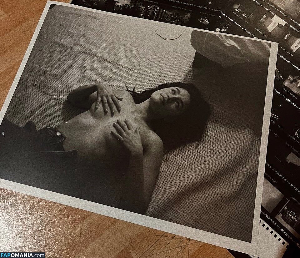 Saffron Sharpe / saffronsharpe Nude OnlyFans  Leaked Photo #17
