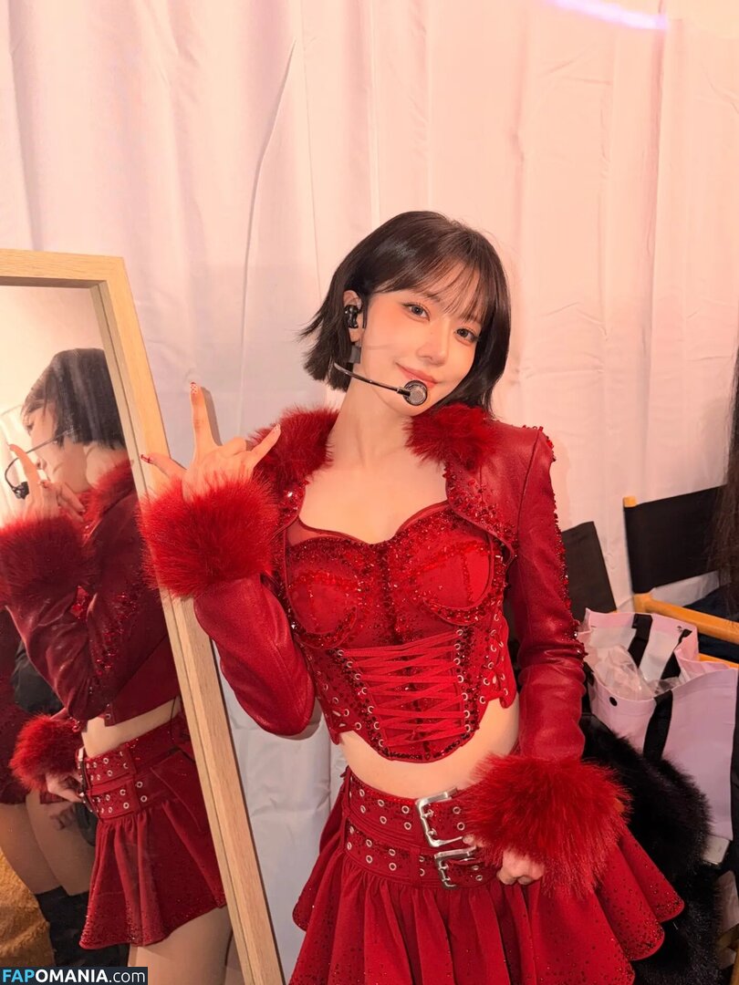 39saku_chan / LESSERAFIM / Sakura Miyawaki 宮脇 咲良 Nude OnlyFans  Leaked Photo #7