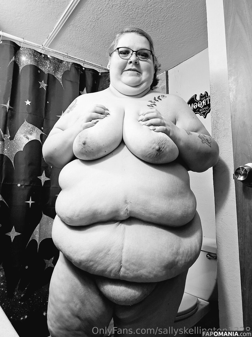 sallyskellington1328 / tommy_tc21 Nude OnlyFans  Leaked Photo #1
