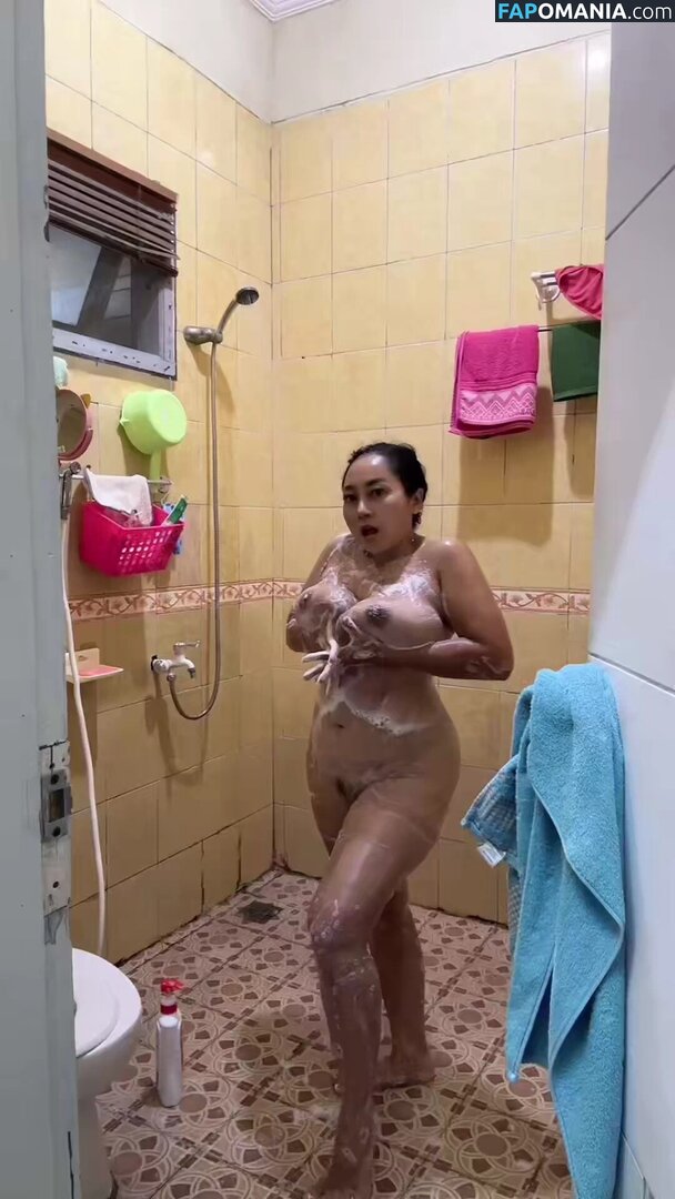 Sarah Ardhelia / sarah.ardheliadiary / sarahardhelia1995 / saraz6808 Nude OnlyFans  Leaked Photo #10