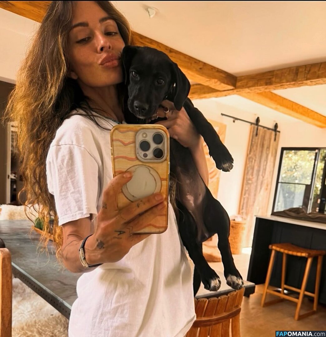 Sarah Shahi / SarahShahi Nude OnlyFans  Leaked Photo #225