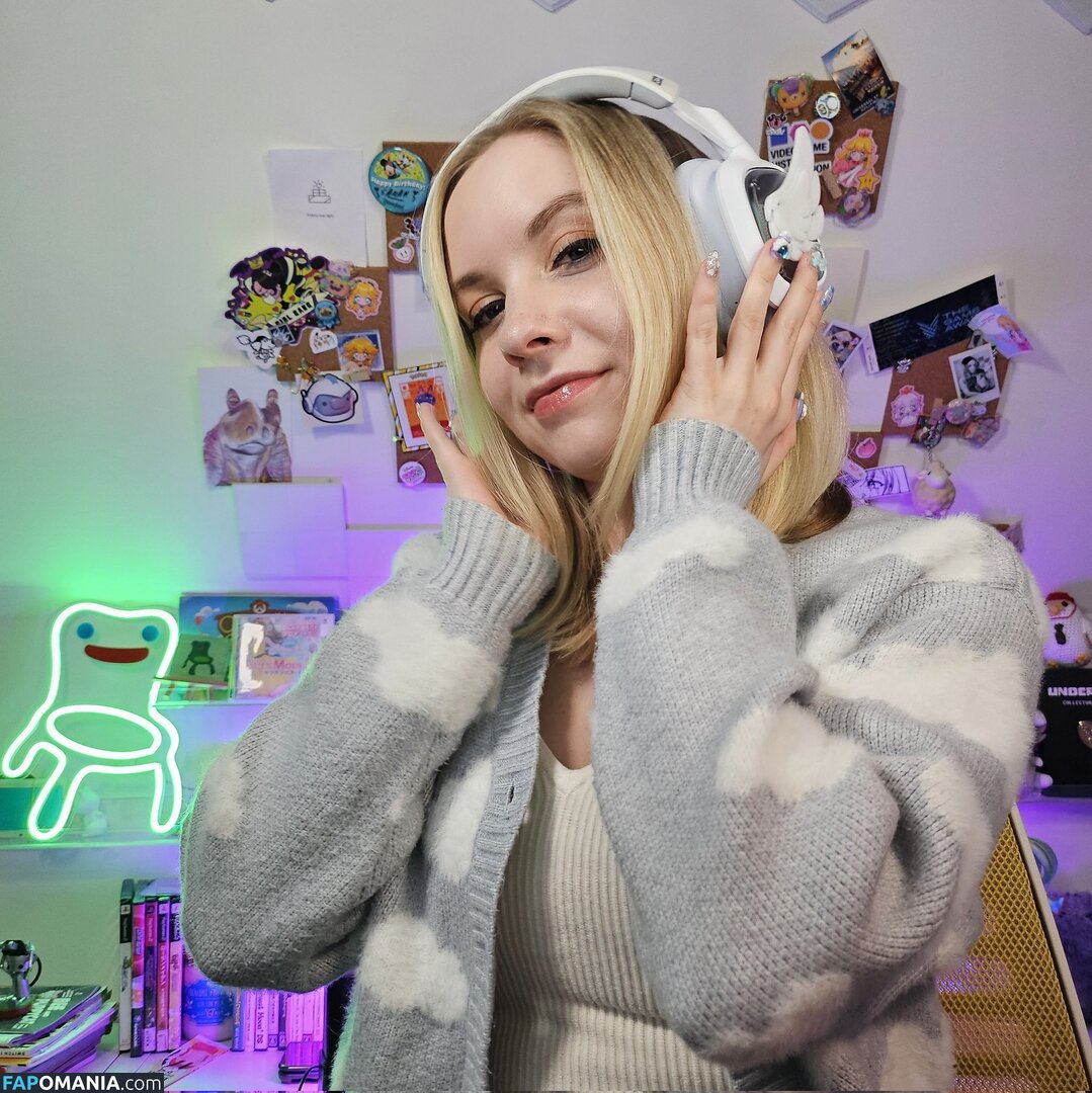 Sarahpodz / https: Nude OnlyFans  Leaked Photo #3