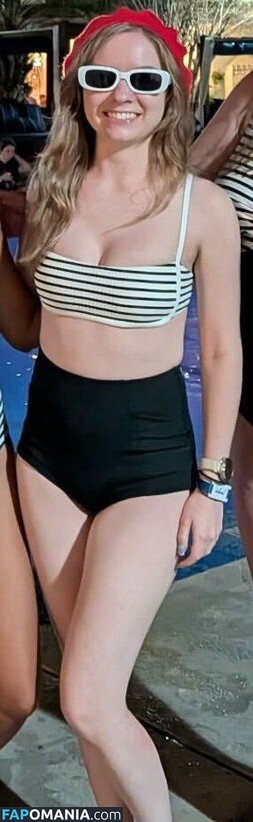 Sarahpodz / https: Nude OnlyFans  Leaked Photo #5