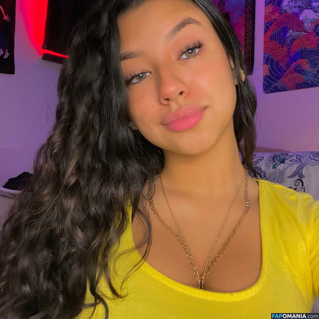 Sari Nude OnlyFans  Leaked Photo #2