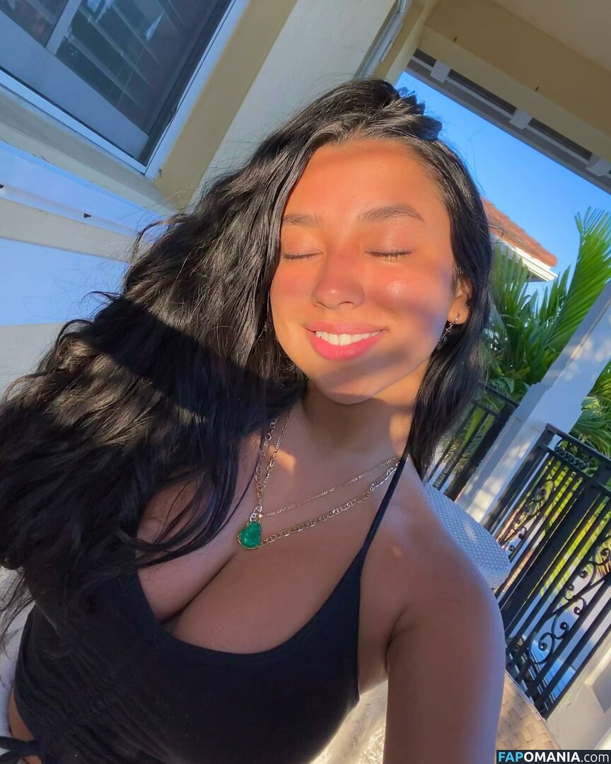 Sari Nude OnlyFans  Leaked Photo #14