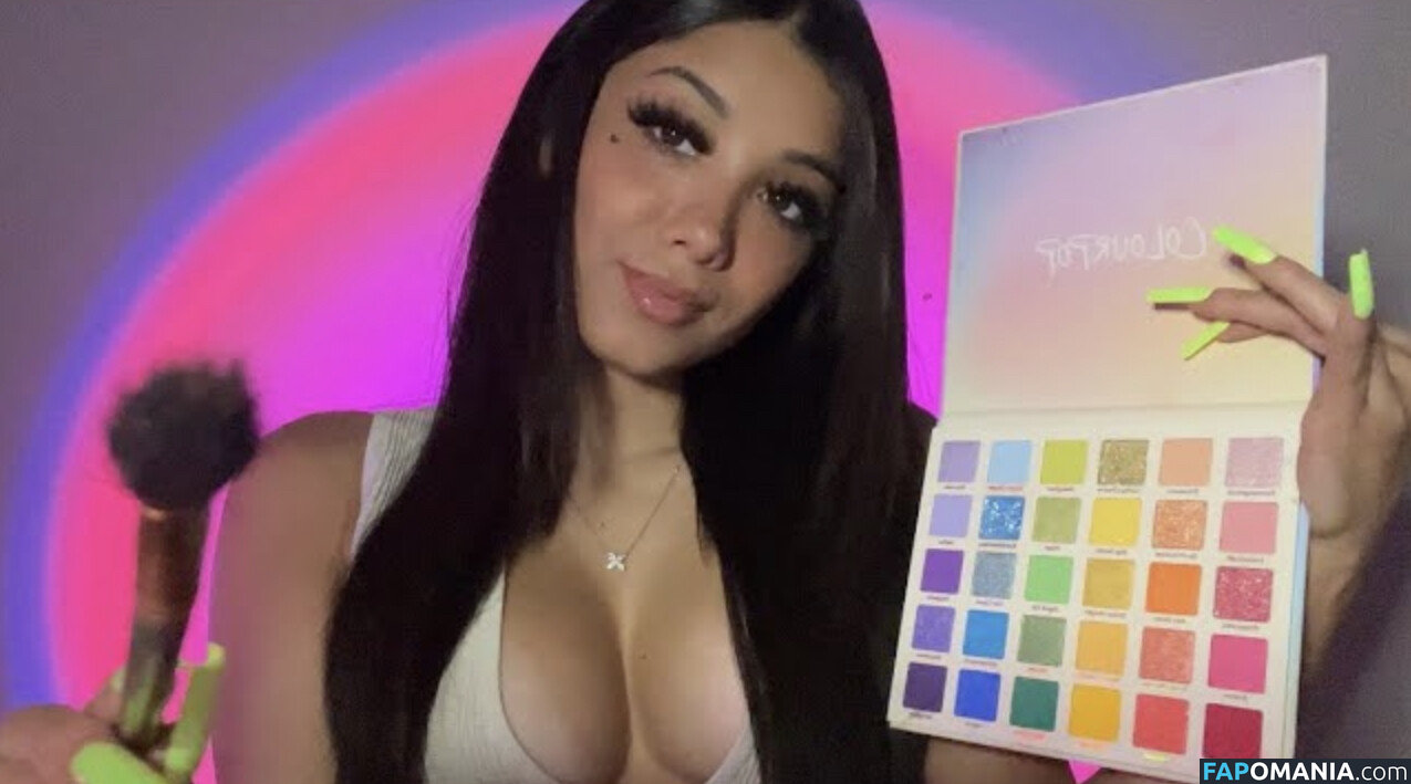 SassySounds ASMR / SassysoundsASMR / sassyselenaaaa / selenaaasasmr Nude OnlyFans  Leaked Photo #4