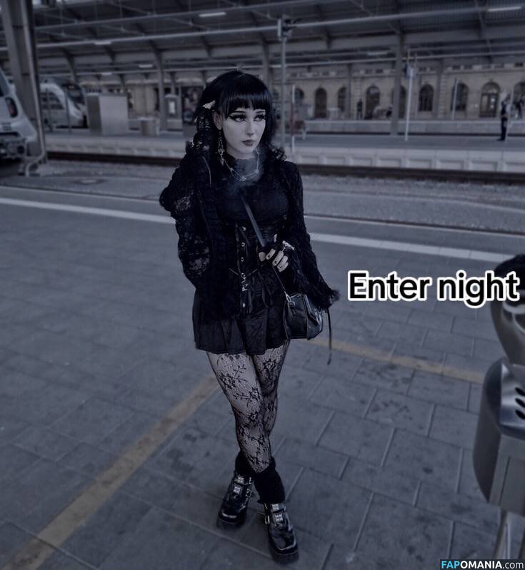 foxynfriendsmadebydesign / scorpionfl0wer / scrtcnt04 Nude OnlyFans  Leaked Photo #3