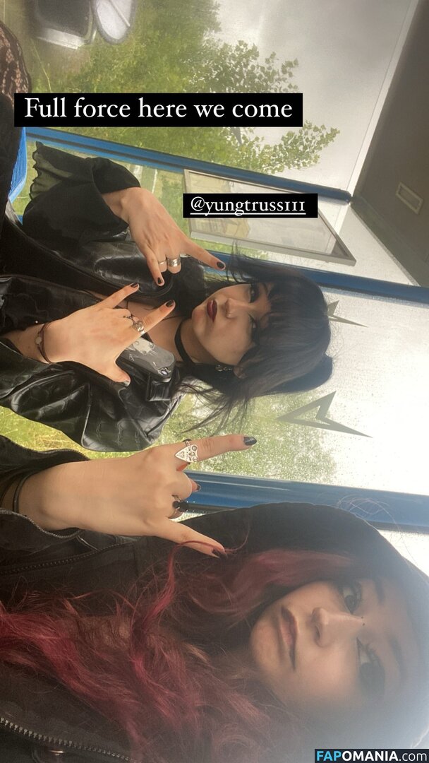 foxynfriendsmadebydesign / scorpionfl0wer / scrtcnt04 Nude OnlyFans  Leaked Photo #4