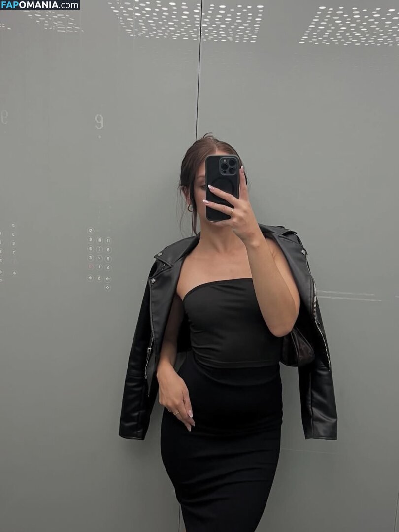 eminkarosikova / emrosik_ / secretofema Nude OnlyFans  Leaked Photo #11