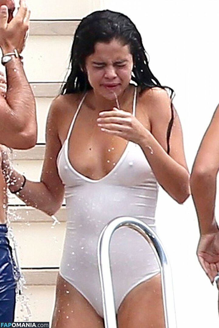 Selena Gomez Nude Leaked Photo #715