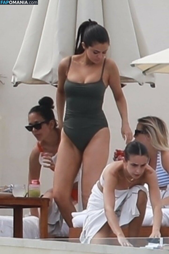 Selena Gomez Nude Leaked Photo #851