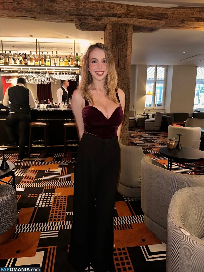 Serena Skybourne / https: / serenaskybourne Nude OnlyFans  Leaked Photo #22