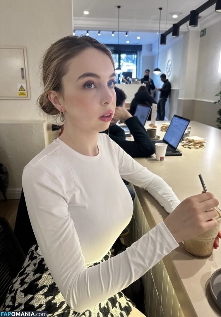 Serena Skybourne / https: / serenaskybourne Nude OnlyFans  Leaked Photo #37