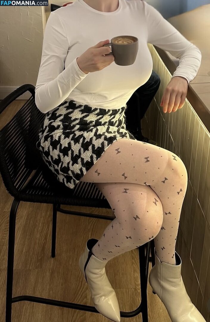 Serena Skybourne / https: / serenaskybourne Nude OnlyFans  Leaked Photo #40