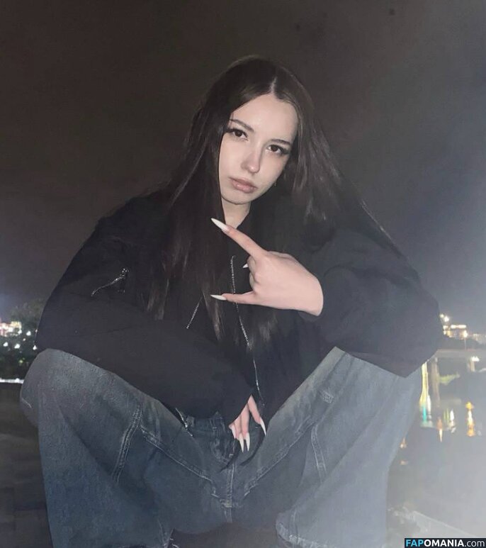 Shanaecornish Nude OnlyFans  Leaked Photo #2
