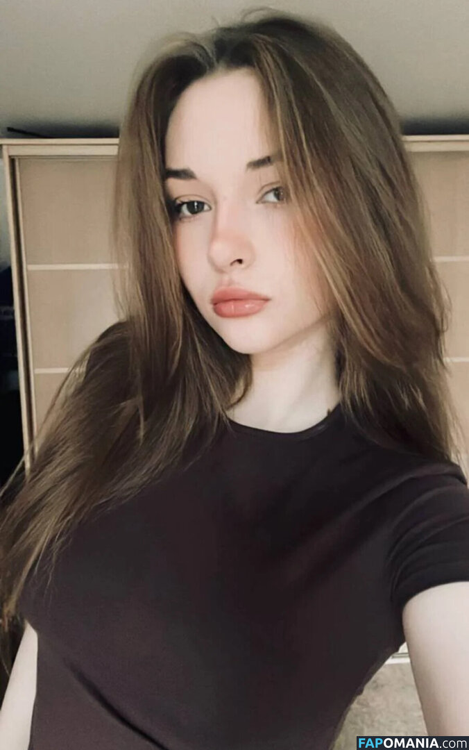 Miroslava / reel / sharrimalagisi Nude OnlyFans  Leaked Photo #5