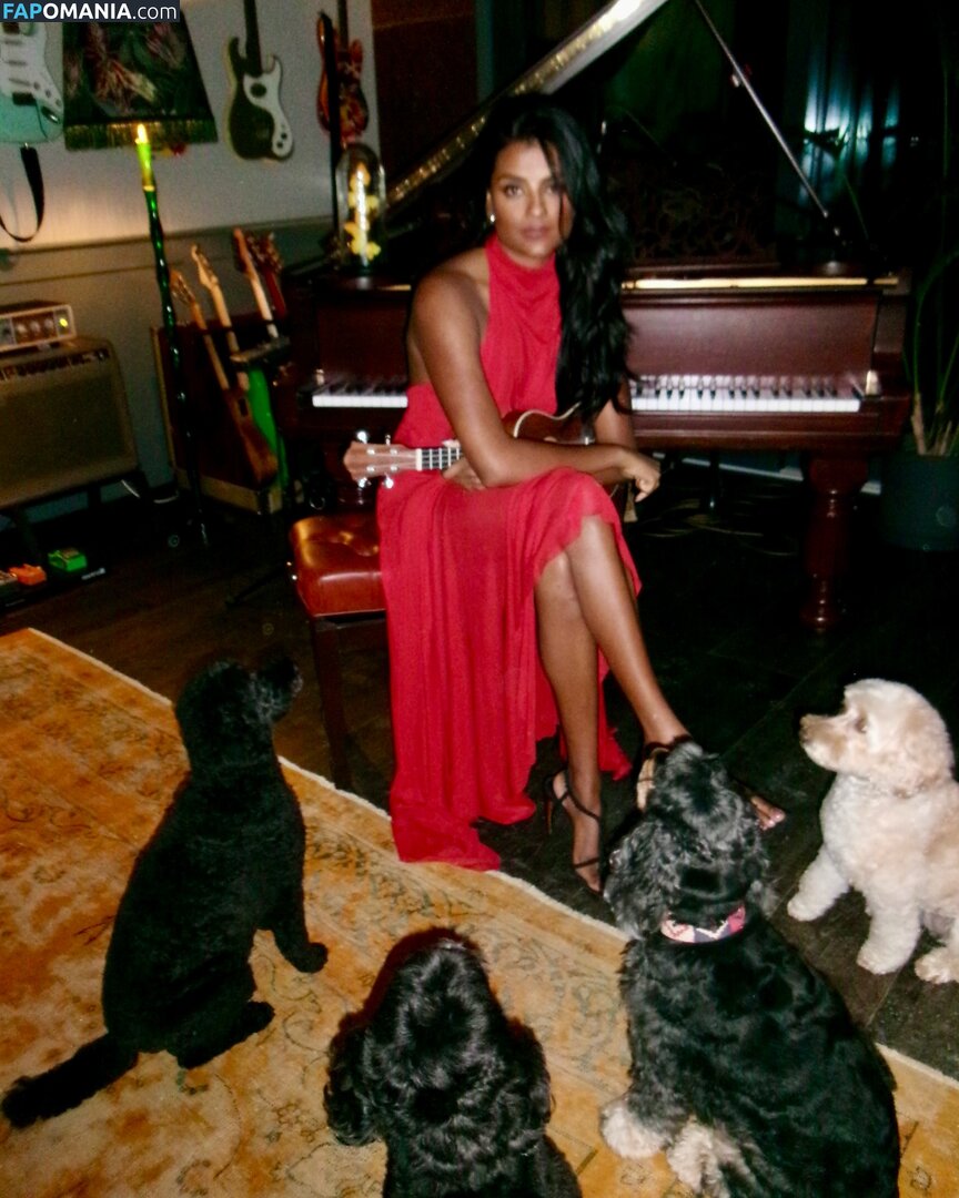 Simone Ashley / simoneashley Nude OnlyFans  Leaked Photo #9