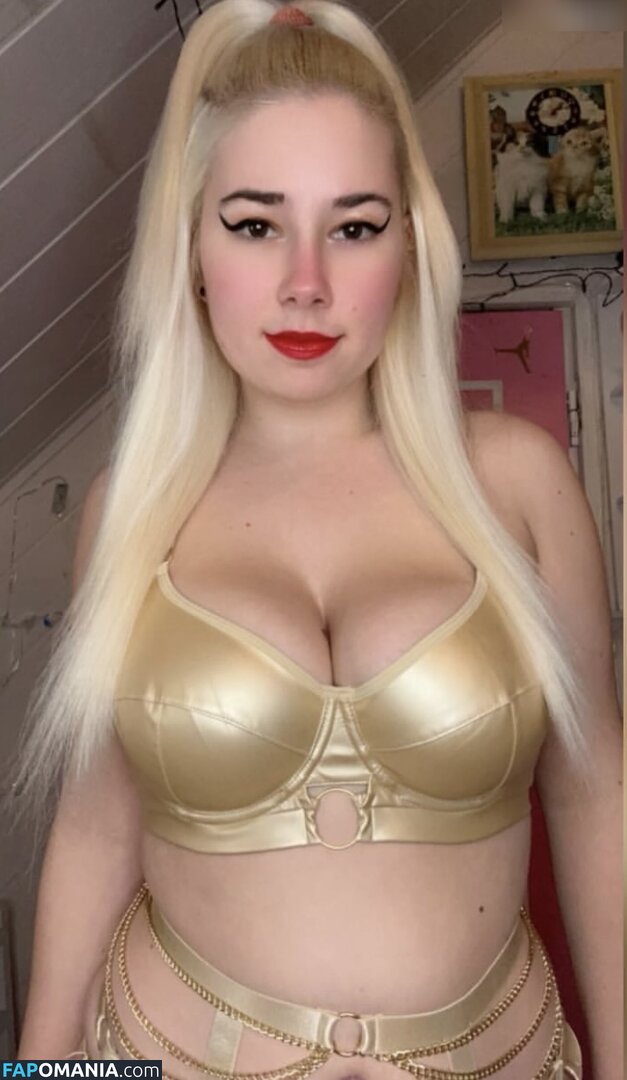 Sina-Marie Hüttner / sina.mh2001 Nude OnlyFans  Leaked Photo #9