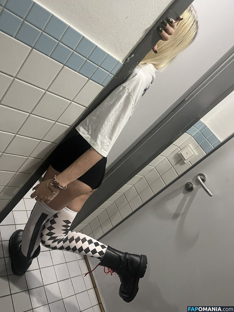 Skarbaby Nude OnlyFans  Leaked Photo #14
