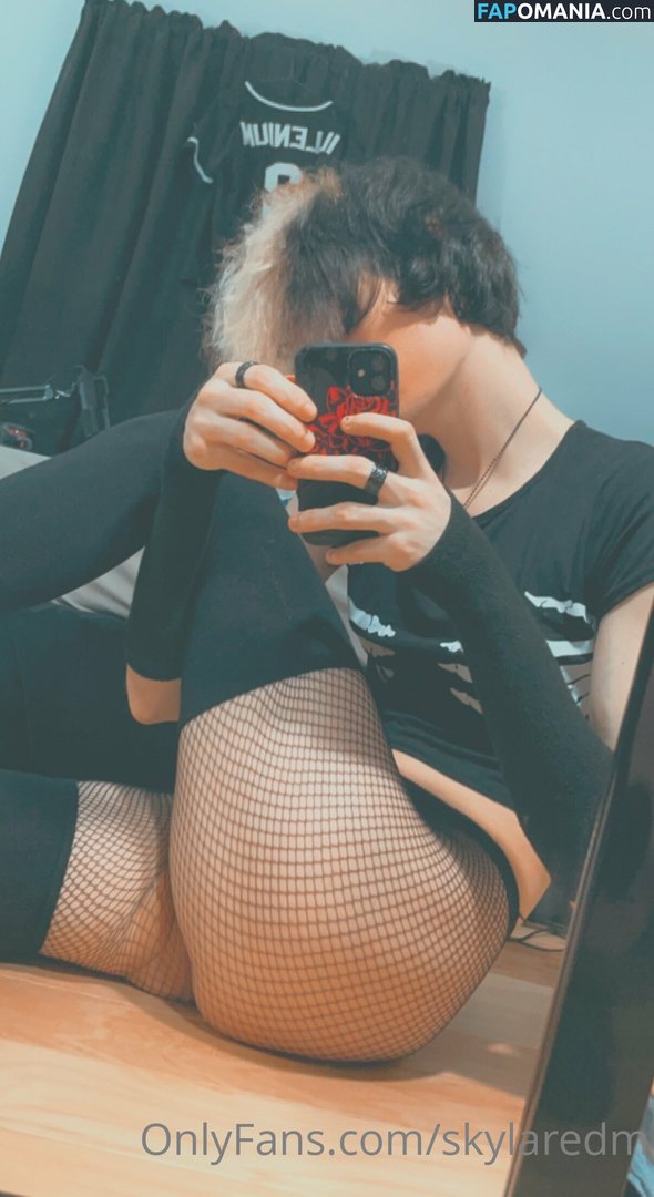 skylaredm / skylaredm_ Nude OnlyFans  Leaked Photo #7