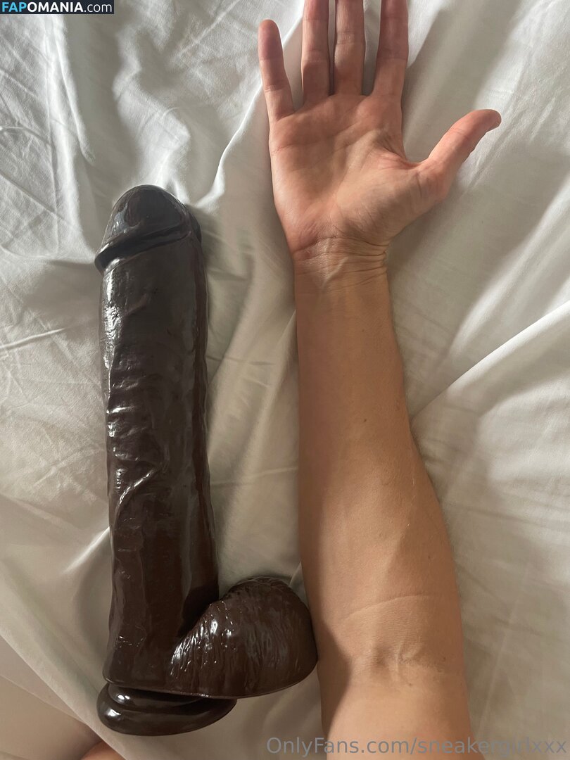 lovesneakers123_ / sneakergirlxxx Nude OnlyFans  Leaked Photo #4