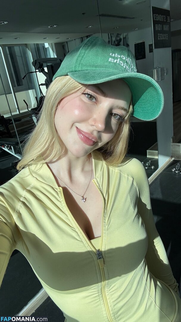 Kardelen Öztaş / Snowfuckerr / Snowmaiid Nude OnlyFans  Leaked Photo #50