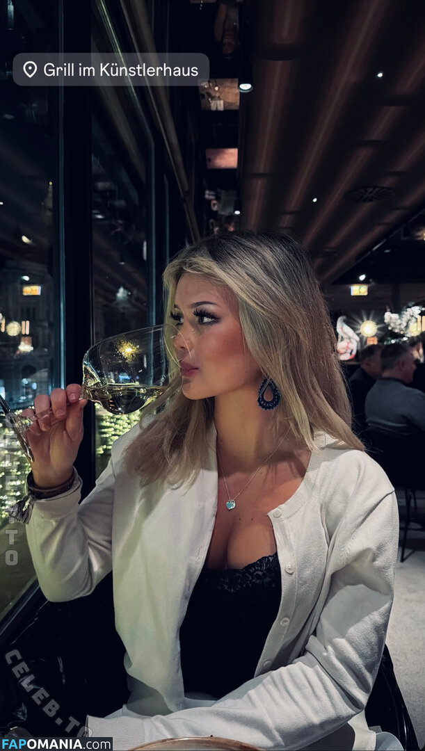 Sofia Stark / iamsofiastark Nude OnlyFans  Leaked Photo #1