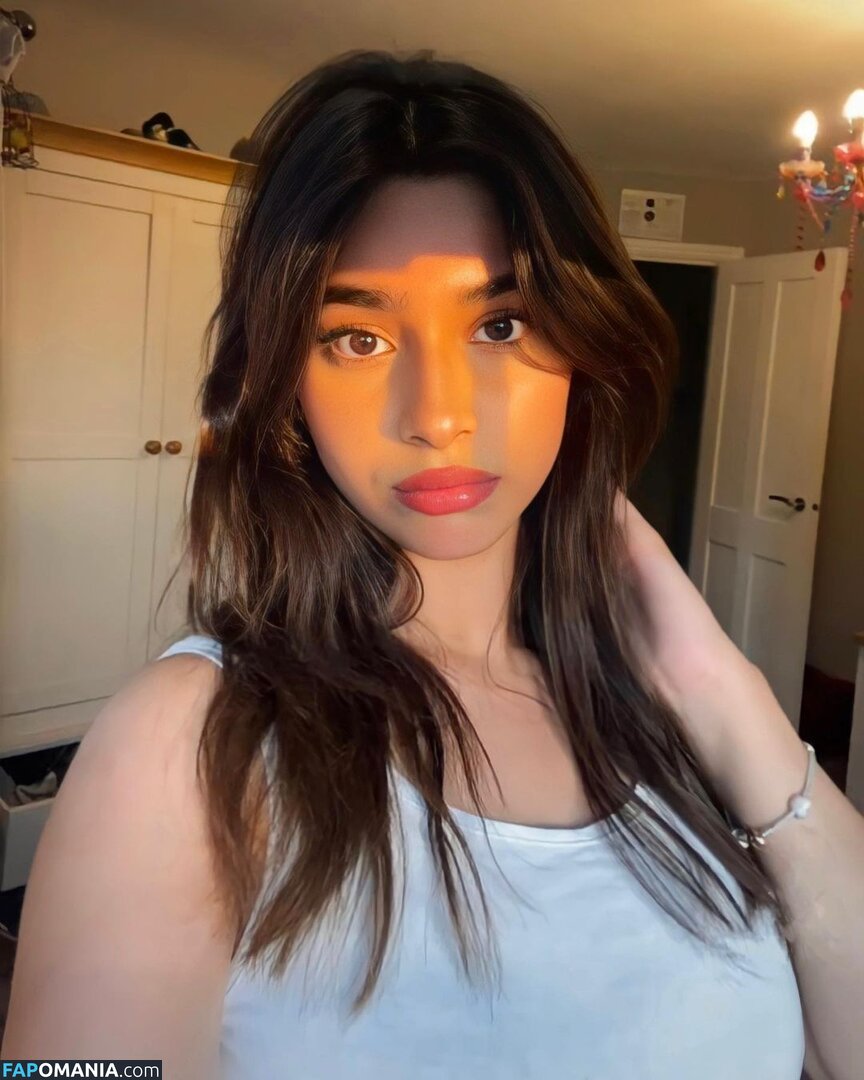 sofiaafpx / sofiashahedd Nude OnlyFans  Leaked Photo #2