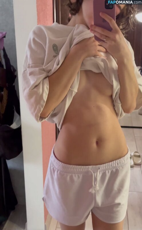 Sofina / sofinalev / sofinalevi Nude OnlyFans  Leaked Photo #1