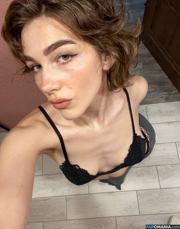 Sofina / sofinalev / sofinalevi Nude OnlyFans  Leaked Photo #8