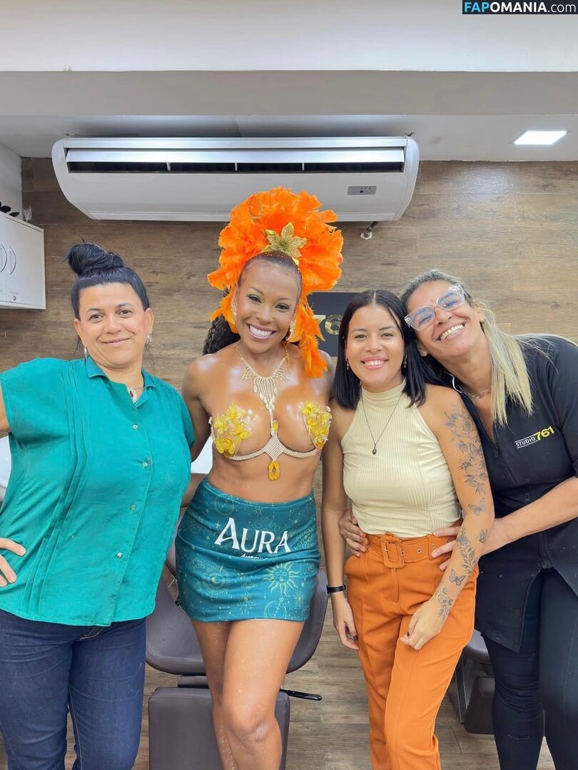BBB 4 / Solange Vega / https: / solvegaoficial Nude OnlyFans  Leaked Photo #3