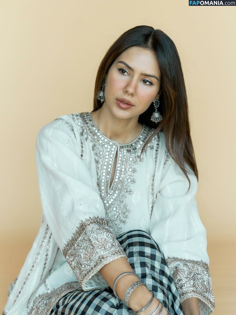 Sonam Bajwa / bajwasonam / sonambajwa Nude OnlyFans  Leaked Photo #13