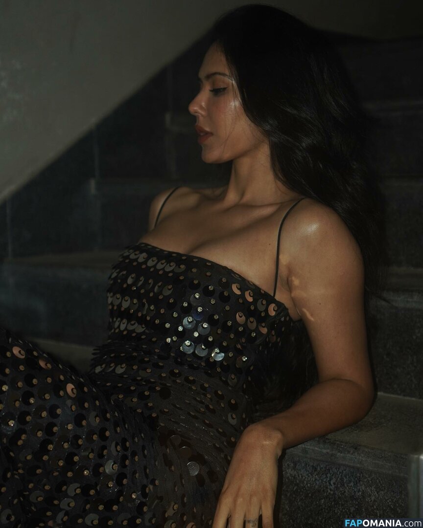 Sonam Bajwa / bajwasonam / sonambajwa Nude OnlyFans  Leaked Photo #18