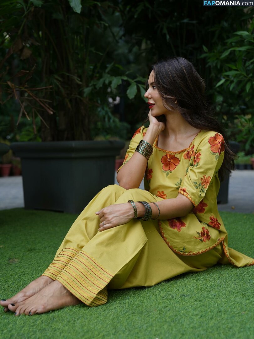 Sonam Bajwa / bajwasonam / sonambajwa Nude OnlyFans  Leaked Photo #31