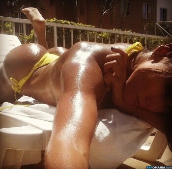 Sonia Isaza / niaisazaoficial Nude OnlyFans  Leaked Photo #17