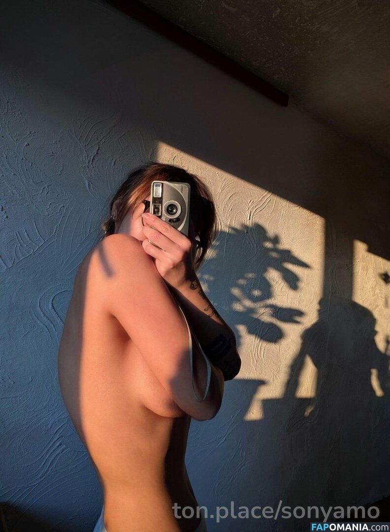 SonyaMO / sonyamoanddough Nude OnlyFans  Leaked Photo #9