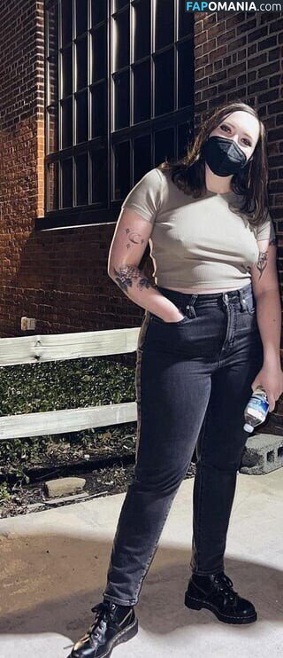 Soccer Mommy / Sophia Allison / soccermommyband Nude OnlyFans  Leaked Photo #2