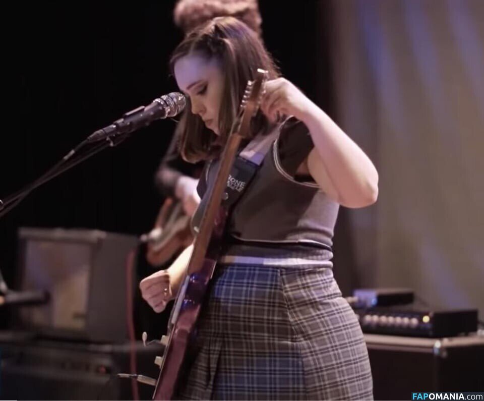 Soccer Mommy / Sophia Allison / soccermommyband Nude OnlyFans  Leaked Photo #3