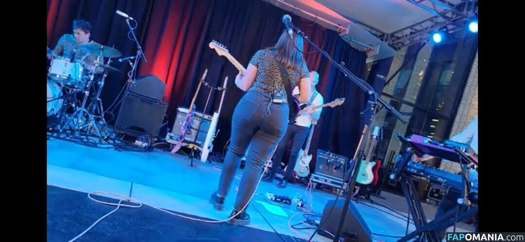 Soccer Mommy / Sophia Allison / soccermommyband Nude OnlyFans  Leaked Photo #6