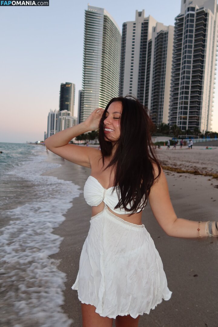 Sophiac.Gonzalez / Sophiacarolinag Nude OnlyFans  Leaked Photo #1